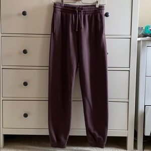 Aritzia Tna The Slim Sweatpant